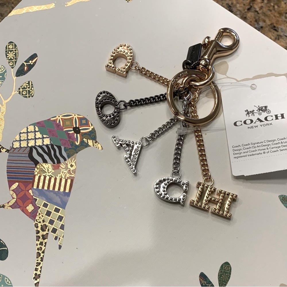 ⭐️💖COACH NWT BEAUTIFUL HANGTAG CHARM KEY CHARM - Picture 5 of 5
